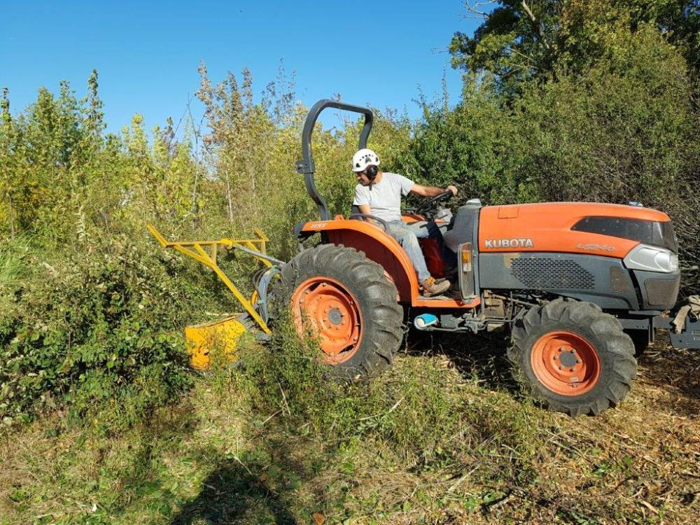tracteur débroussailleur